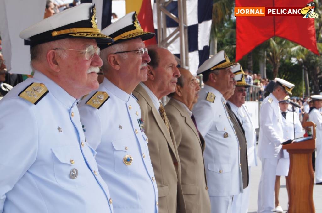 Comandante da Marinha e autoridades civis e militares participam de cerimônia de Formatura da Turma Caio Augusto Castro. (Foto: Al. Rayza Jansen / Jornal Pelicano)