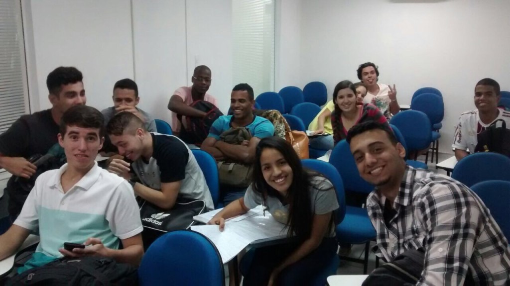Alunos do SEA em sala de aula em Niterói. (Foto: POM Mathias/ Acervo Pessoal).