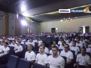 Candidatos reunidos para instruções sobre o Cerimonial á Bandeira. (Foto: Al. Nunes Alves / Jornal Pelicano)