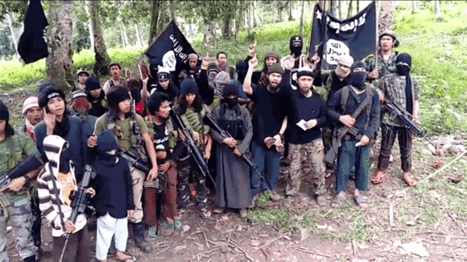 Membros do grupo terrorista Abu Sayyaf (Foto: BBC)