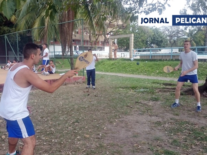 Alunos da EFOMM em praticam esportes em em diferentes equipes. (Foto: Al. Alessandro / Jornal Pelicano)