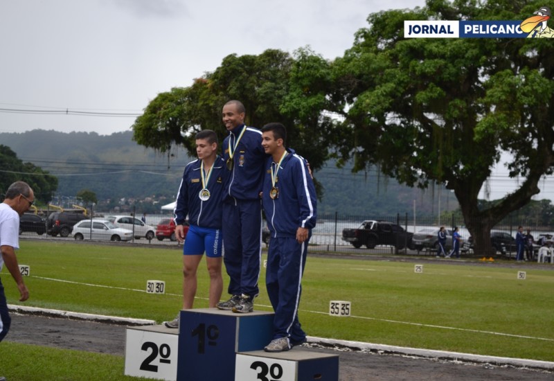 Pódio da prova de 100m, com o Al. De Souza em primeiro lugar. (Foto: Jornal Pelicano)