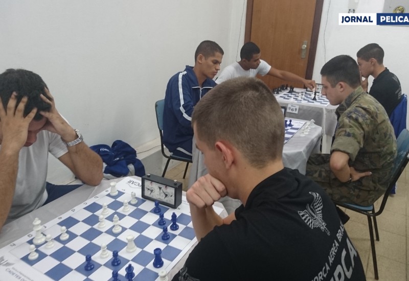 Sala com as partidas simultâneas de xadrez. (Foto: Al. Colares / Jornal Pelicano)